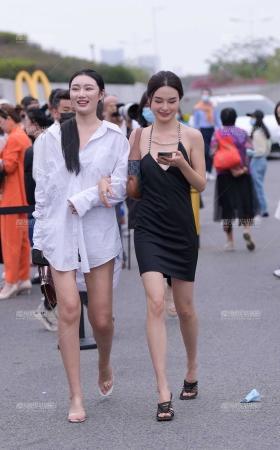 美腿美背闺蜜~ [18P]
