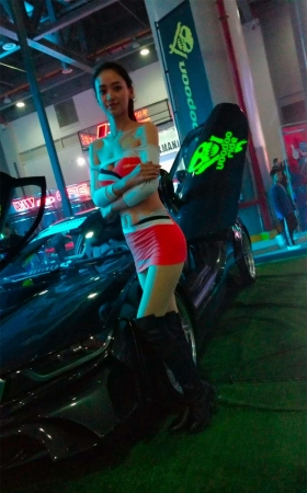 超短包臀裙性感美女车模