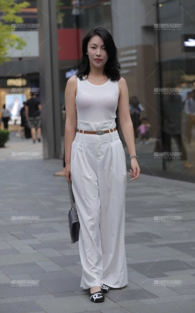 白 [17P]