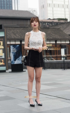 在等闺蜜小姐姐 [11P]