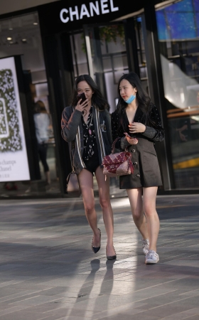 迷人的长腿妹儿