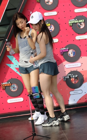 短裤美女