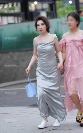 露背长裙 [11P]