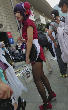黑丝女仆coplay妹子
