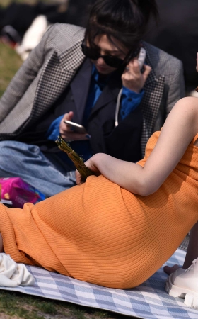 微风中的吊带长裙 [23P]