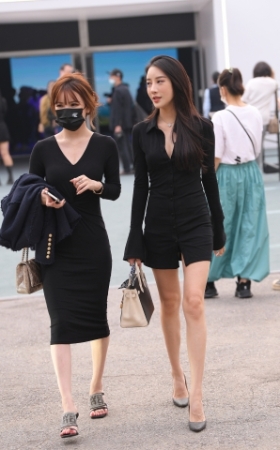 美腿高跟美女