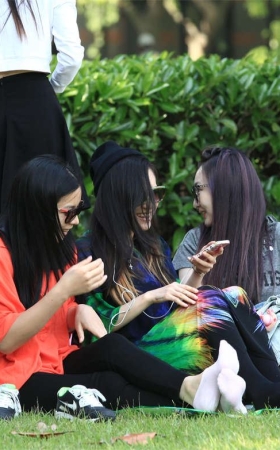 No67 美女扎堆，谁离最近我拍谁