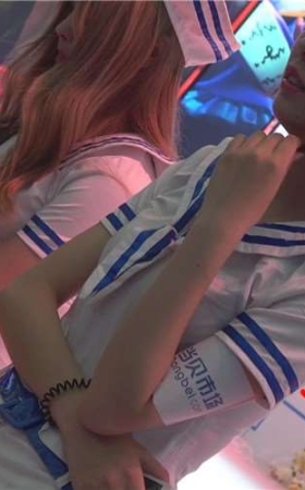 超级可爱小清新颜值爆表的清纯制服美少女。