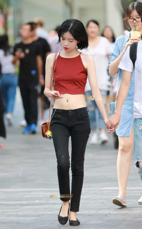 白皙小蛮腰 [11P]