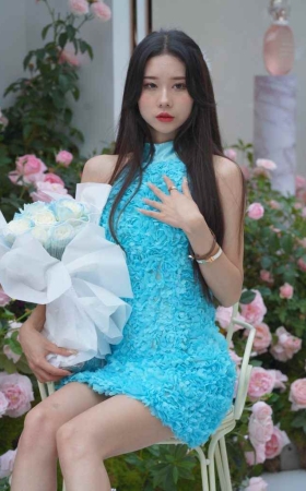 蓝色花裙 [144P-1.65GB]