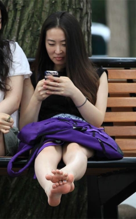 No44 不一般的长椅美女全方位秀脚图