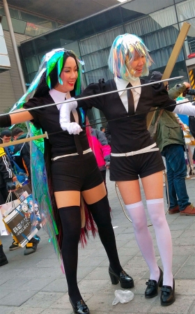 性感美腿cosplay的美女姐妹花