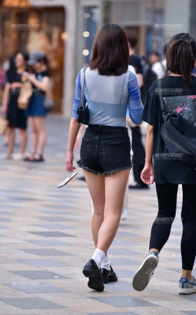 ★毛边黑色热裤美女 [23P]