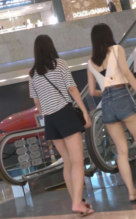 气质牛仔短裤美女