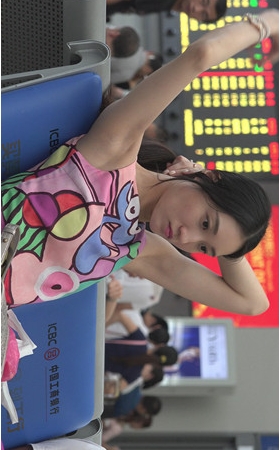 漂亮的长腿美女
