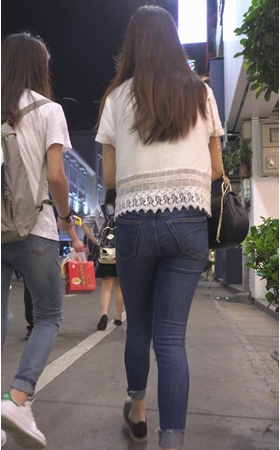 夜拍牛仔裤妹子