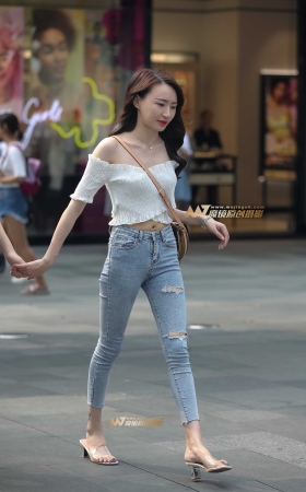 紧牛苗条长腿 [27P]