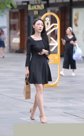 保养得真好的高跟美女3A3345[193M]