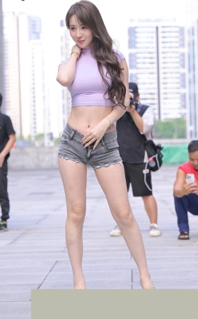 牛仔热裤美女3A8259[5.34G]