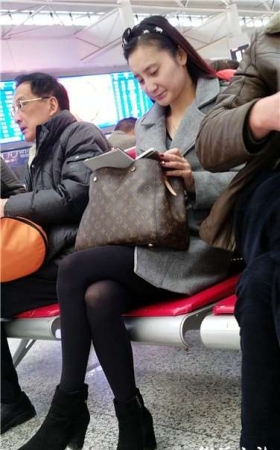 4k超清，微笑甜美街拍黑丝大美女