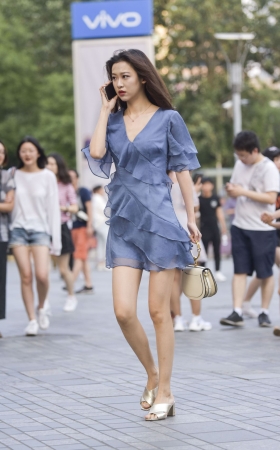 性感长腿短裙女郎
