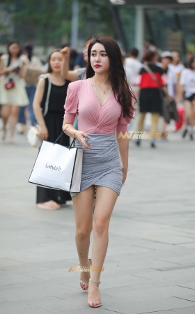 女神出没 明艳动人很性感! [28P]
