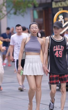 性感女友，羡慕啊这样穿3A213[335M]