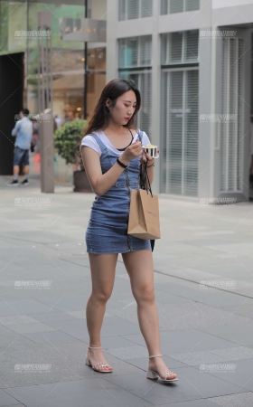 有些丰臀的女孩 [15P]