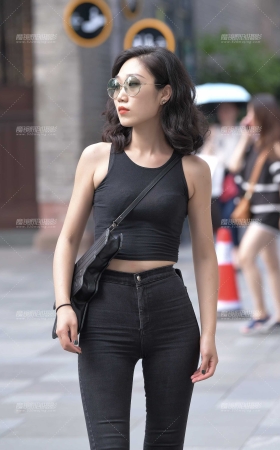 小蛮腰，润臀紧牛小姐姐 [20P]