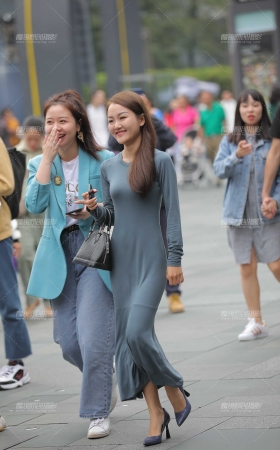 娇小玲珑的小姐姐 女人味十足 [16P]