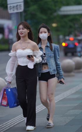 牛仔休闲运动装