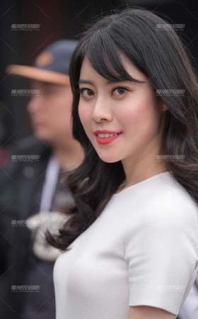 如此优雅的美腿高跟美女 [18P]