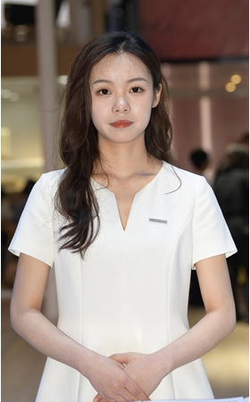 白裙肉丝美女(55P)