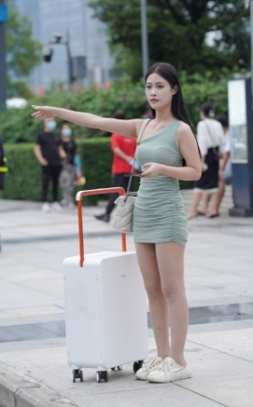 可人丝袜美眉