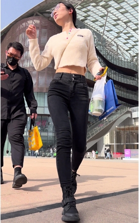 黑色紧牛妹子