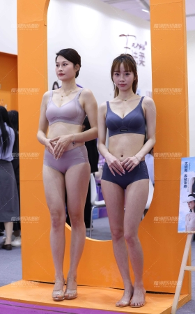 20250318两个内衣模特 [16P]