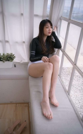 一只麋鹿摄影作品 白色热裤美女 [512P1V-17.2GB]
