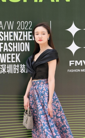 靓丽美足俩闺蜜