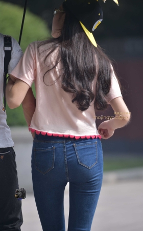 2013-03-25紧身牛仔裤妹妹15张 [15P]