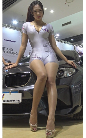 性感的超紧骆驼趾漂亮的模特美女