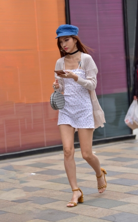 时尚长腿美女