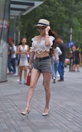 红石街拍作品 - 性感高跟时尚长腿美女