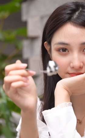 白裙美女 [38P]