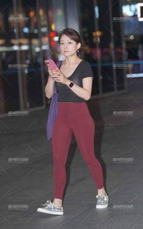 傍晚也要坚持锻炼 [16P]