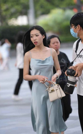 丝质吊带裙 [151P-3.10GB]