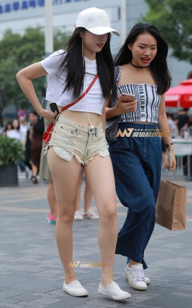 罕见的性感热裤，青春美眉 [30P]