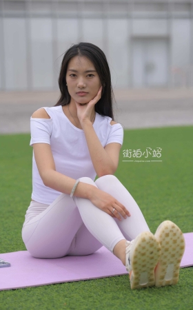 [一始专区] 白色瑜伽裤美女  【图片➕视频】<font color=red> [10P]</font>