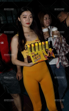 性感黄色紧身裤美女 [30P]