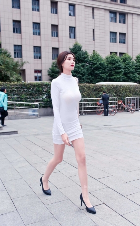 御风街拍★被搭讪的极品肉丝白色包臀裙美女【套图+视频】<font color=red> [10P]</font>