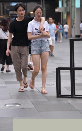 真的好喜欢这种热裤大白腿3A1729[435M]